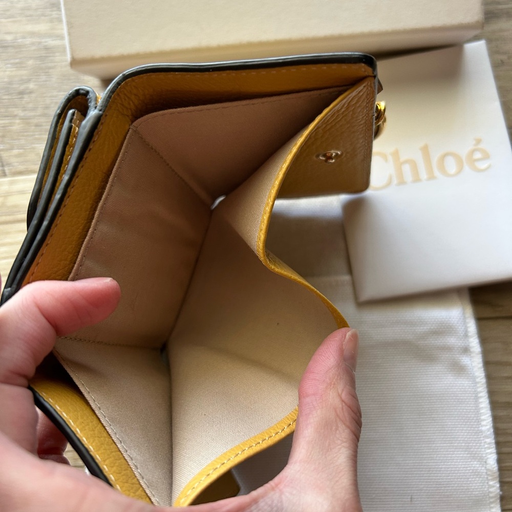Chloé Alphabet Tri-fold Wallet Grained Leather BRAND NEW - Picture 7 of 9